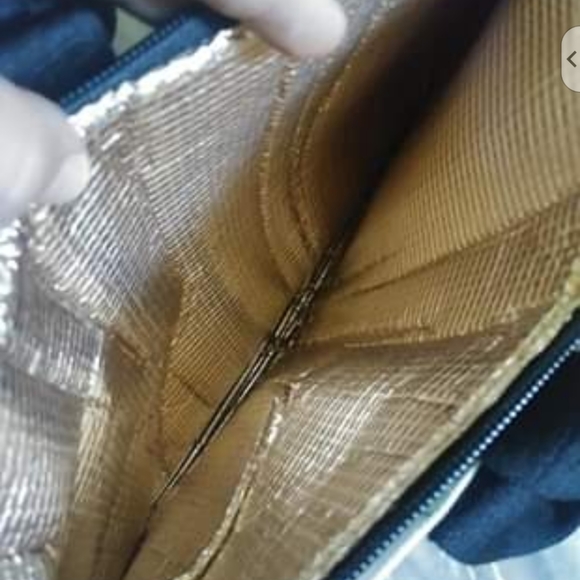 Victoria secret,golden insulated tote bag - Picture 4 of 5